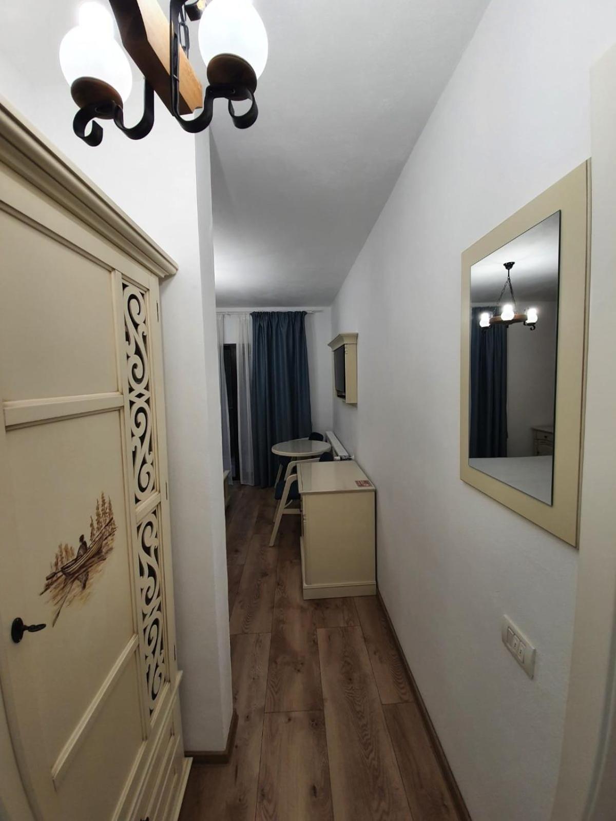 Pensiunea Iasmina Si Pescarul Calimanesti Exterior foto