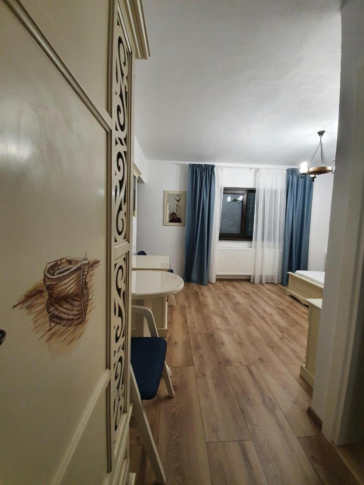Pensiunea Iasmina Si Pescarul Calimanesti Exterior foto